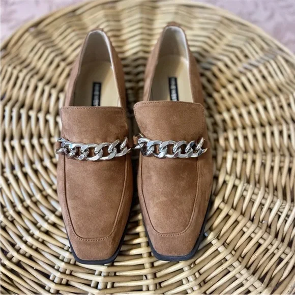 Nine West Oriah Loafers in Natural Square Toe Gold Chain Detail Size 7 - Picture 3 of 6